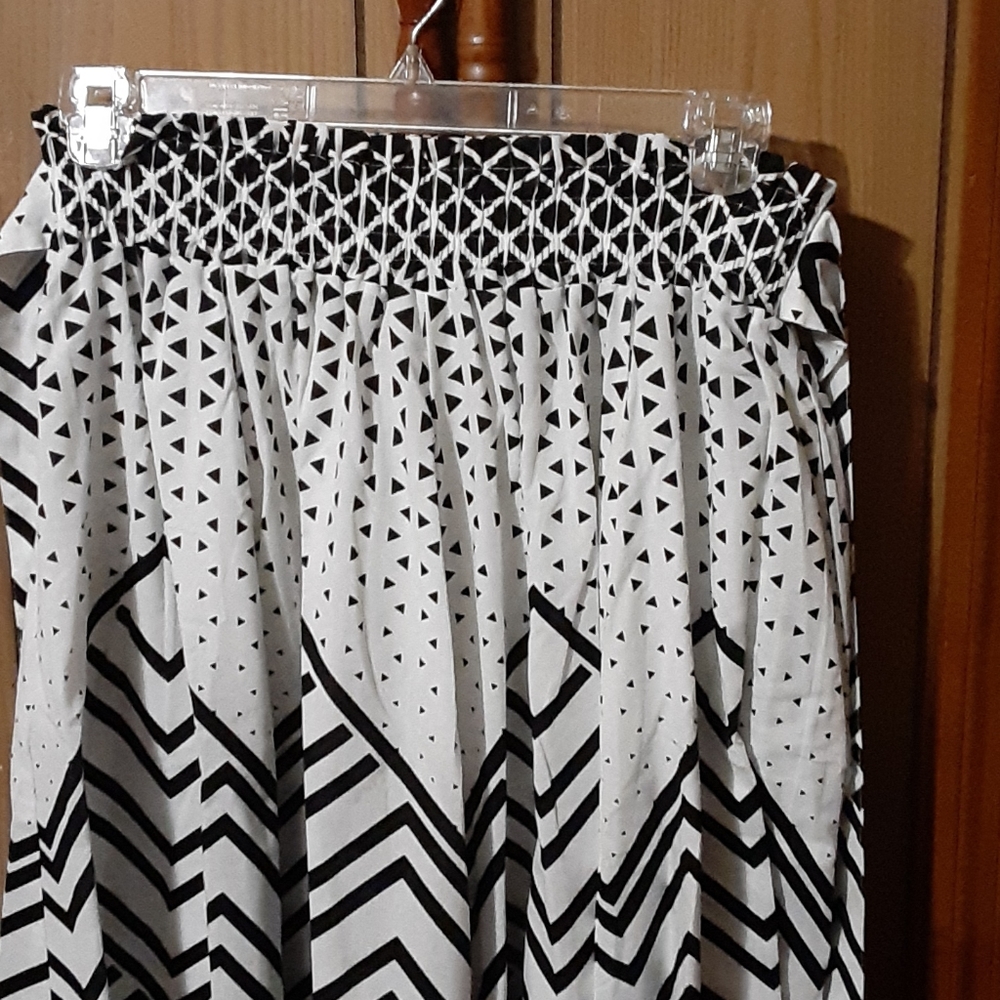 New maxi length skirt wide with bow ties